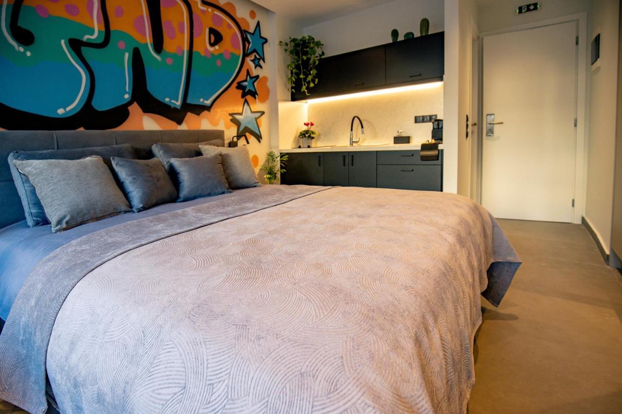 Triple A - Graffiti Homage In Psirri Square - Free Parking! Apartment Athens Exterior photo
