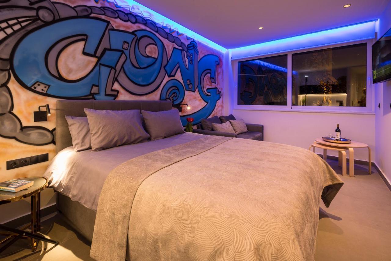 Triple A - Graffiti Homage In Psirri Square - Free Parking! Apartment Athens Exterior photo